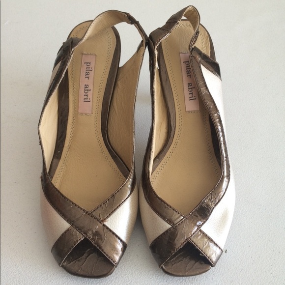 Size 36 Pilar Abril Cream and Beige Peeptoe Pumps - Picture 2 of 3